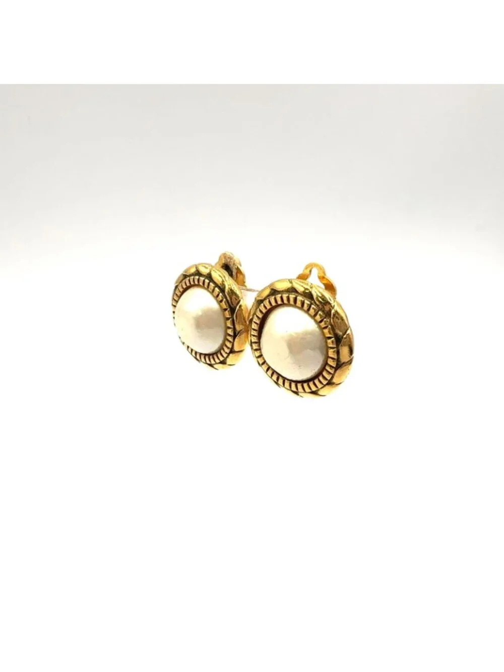 Chanel Pearl Motif Circle Faux Off White Gold Earrings